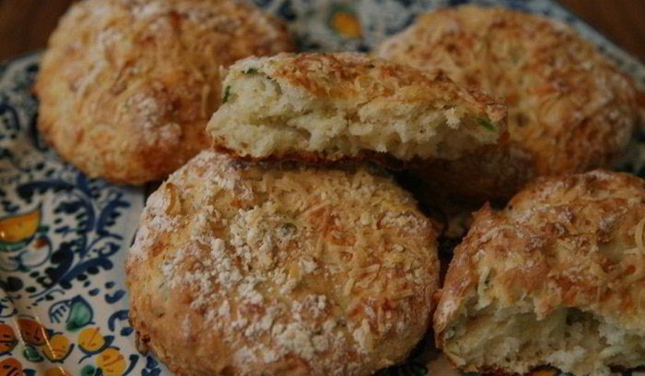 Рецепт сырных булочек со шнитт-луком