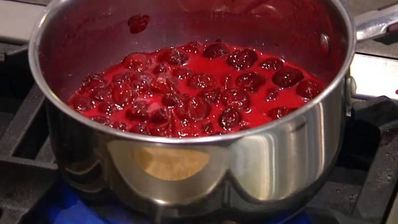 ватрушка с вишней