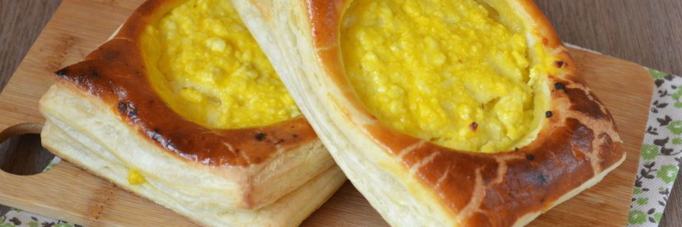 Ватрушки из слоеного бездрожжевого теста