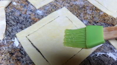 ватрушки из слоеного теста с заварным кремом