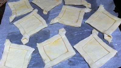 ватрушки из слоеного теста с заварным кремом