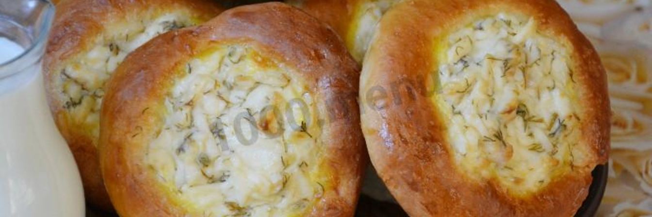 Ватрушки с копченым сыром и укропом из дрожжевого теста