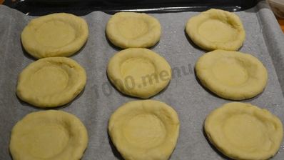 ватрушки с копченым сыром и укропом из дрожжевого теста