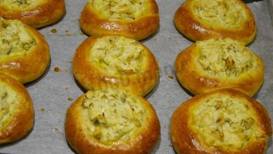 ватрушки с копченым сыром и укропом из дрожжевого теста