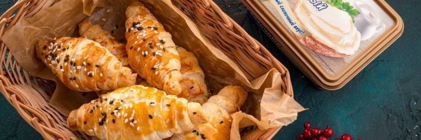 Закусочные мини-круассаны с красной рыбой