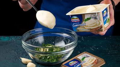 закусочные мини-круассаны с красной рыбой