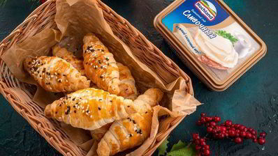 закусочные мини-круассаны с красной рыбой