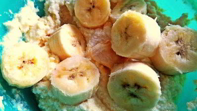 заливная ватрушка с бананами