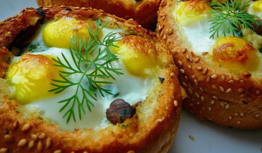 Рецепт завтрака в булочке