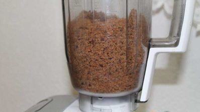 мясной чизкейк с соусом из брусники