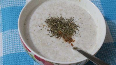 мясной чизкейк с соусом из брусники