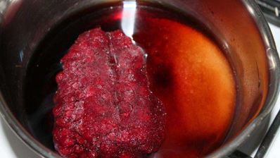 мясной чизкейк с соусом из брусники