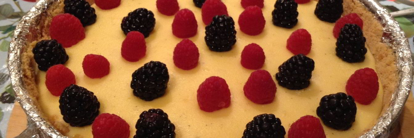 Ванильный чизкейк с ягодами на водяной бане