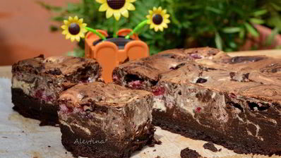 ягодный брауни чизкейк