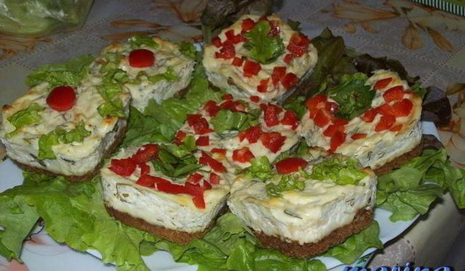 Рецепт закусочных миничизкейков с травами и пармезаном