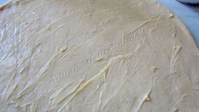 дрожжевые рулеты с маком и корицей