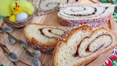 дрожжевые рулеты с маком и корицей