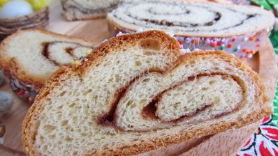 дрожжевые рулеты с маком и корицей