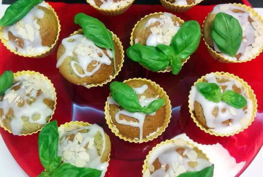Базиликовые весенние кексики