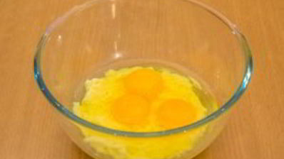 черемуховые кексы со сливочным кремом