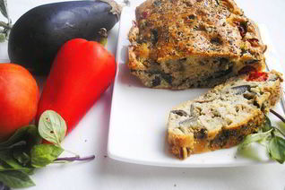 Кекс с баклажанами и помидорами черри