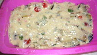 кекс с баклажанами и помидорами черри