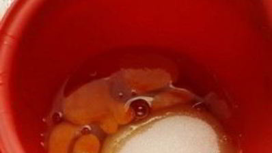 кекс с бразильским орехом, вареньем и шоколадом