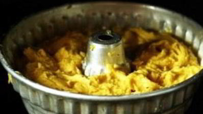 кекс с бразильским орехом, вареньем и шоколадом