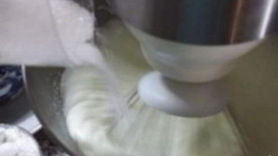 кекс с клубничным вареньем