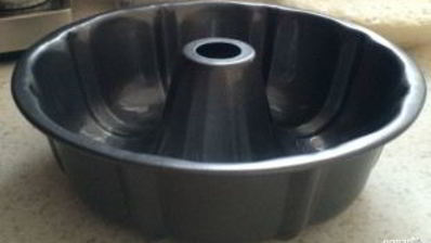 кекс с клубничным вареньем