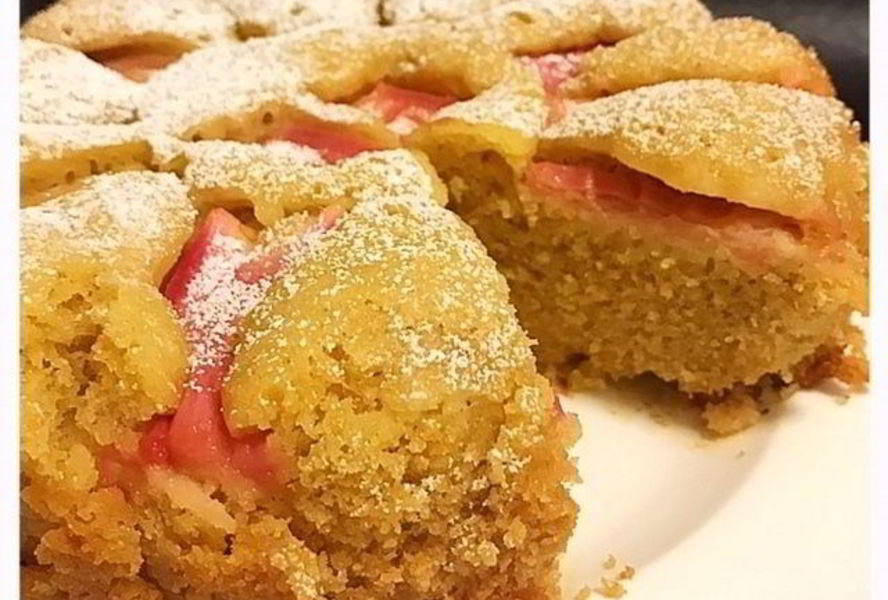 Кекс с ревенем, миндалем и апельсином