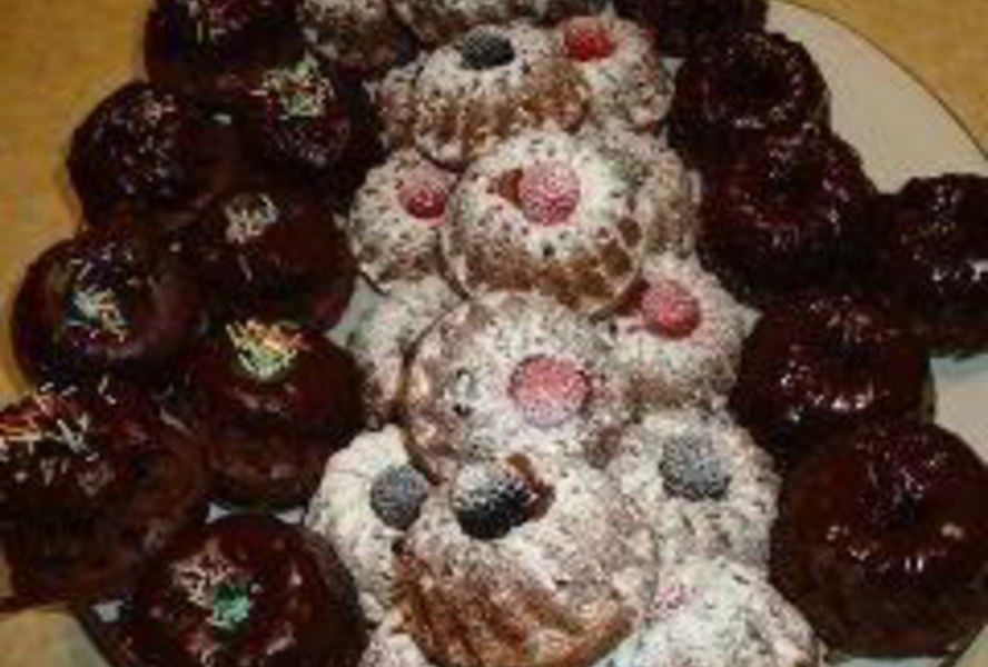 Кексы на кефире в формочках День и ночь