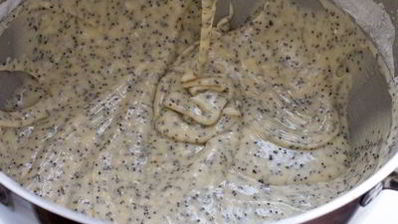 маковый кекс с коричной прослойкой