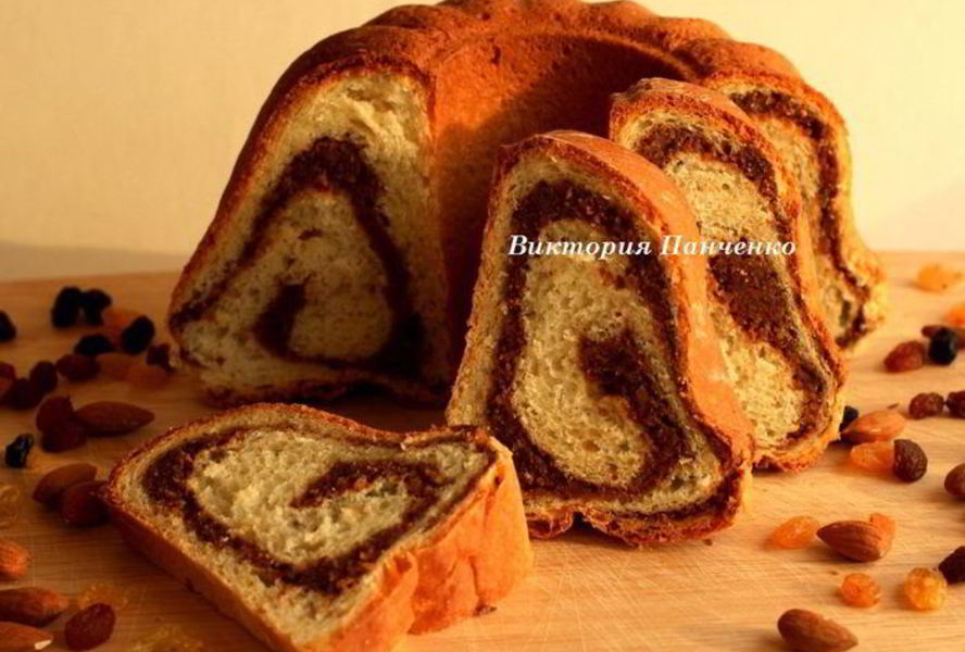 Сдобный кекс с изюмом и миндалем