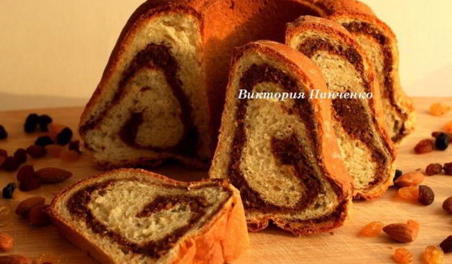 Рецепт сдобного кекса с изюмом и миндалем