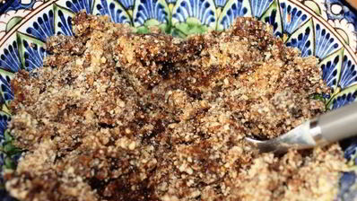 сдобный кекс с изюмом и миндалем