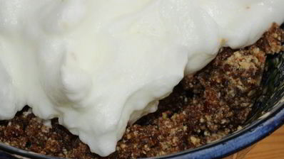 сдобный кекс с изюмом и миндалем