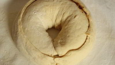 сдобный кекс с изюмом и миндалем