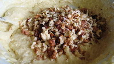 шоколадно-ореховые капкейки с классической шапочкой