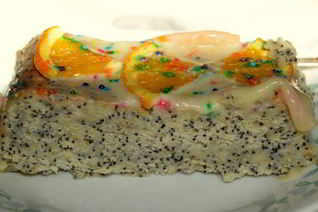 Сметанный кекс с маком и белым цитрусовым ганашем