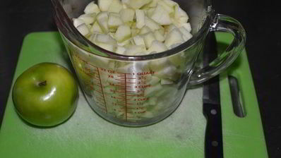 старомодный яблочный кекс с коричневой глазурью