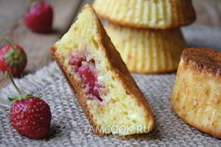 Творожные кексы с клубникой