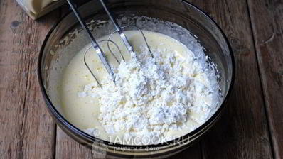 творожные кексы с клубникой