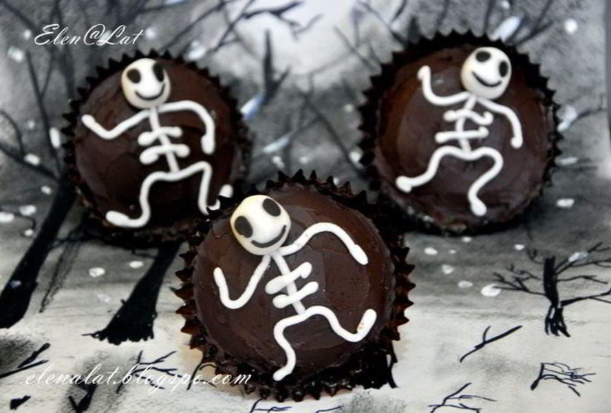 Ванильные кексы с повидлом и шоколадом Halloween