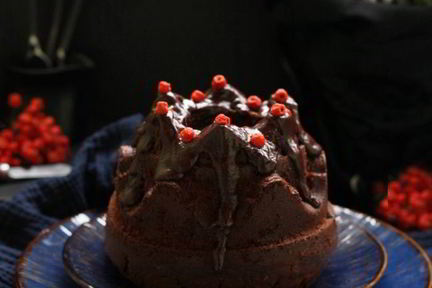 Влажный шоколадный кекс с джемом