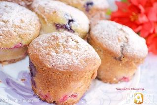 Ягодные кексы с шоколадом