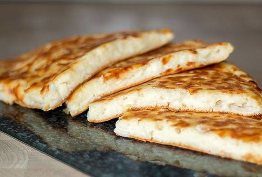 Быстрые хачапури на кефире с брынзой