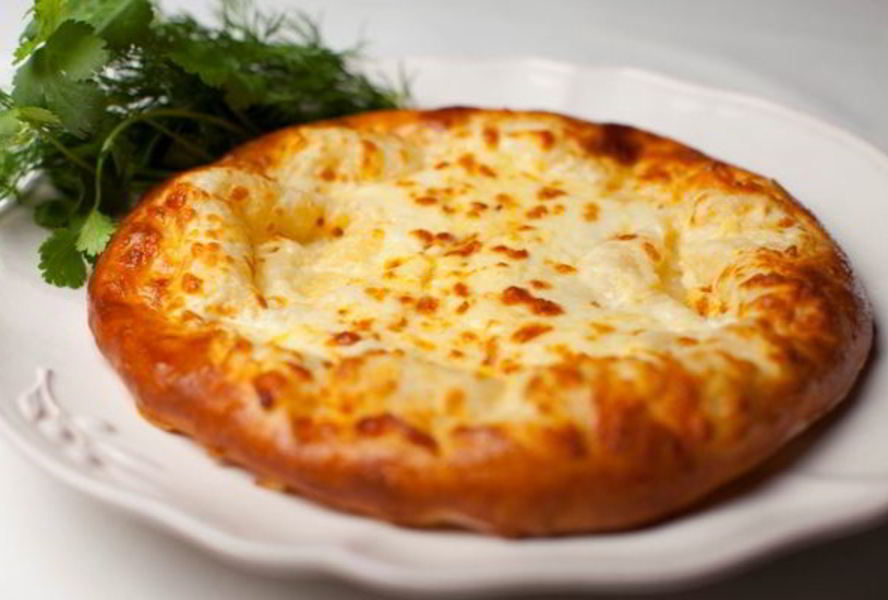 Хачапури по-тбилисски с сулугуни