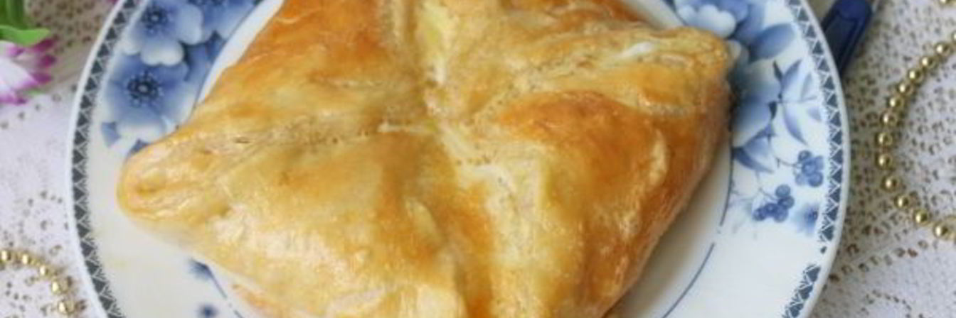 Хачапури с сыром из слоеного теста