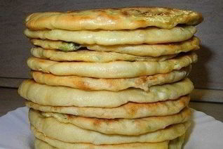 Хачапури с вареным яйцом и сыром